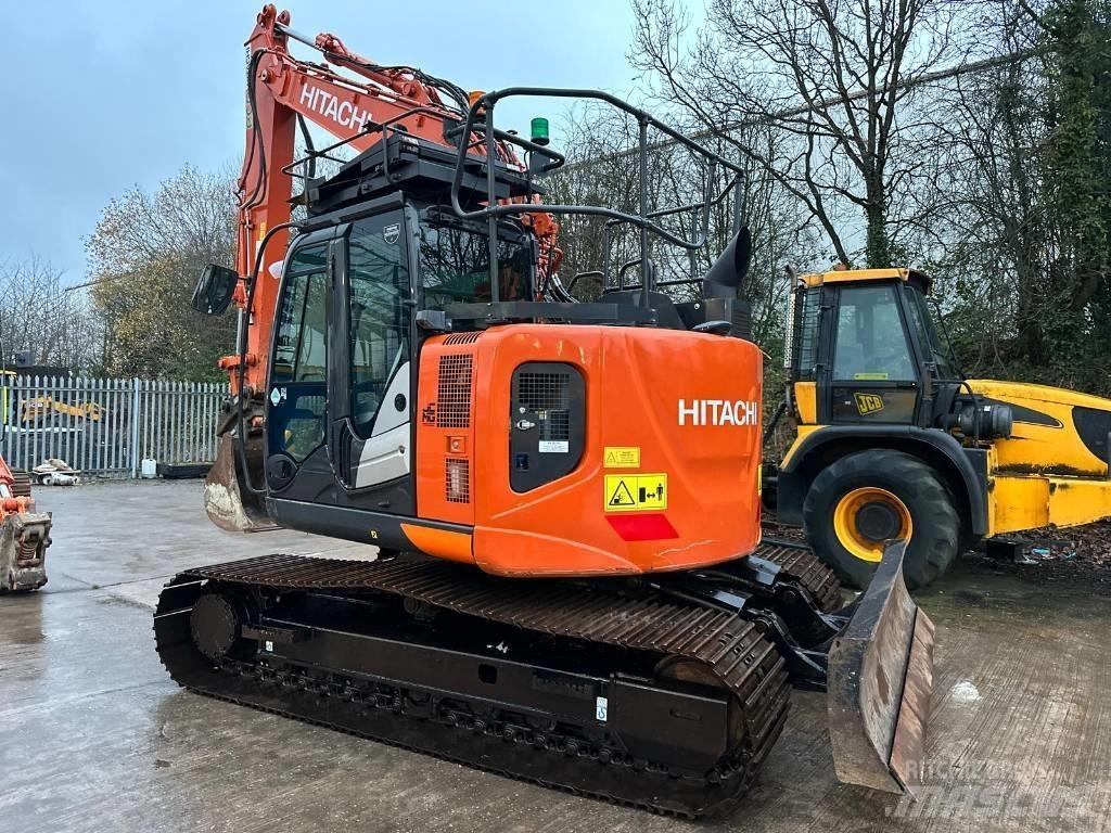 Hitachi ZX 135 US-6 履带挖掘机