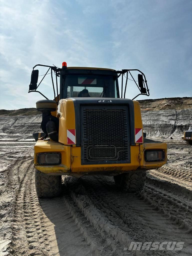 Bell B 25 铰接式自卸车