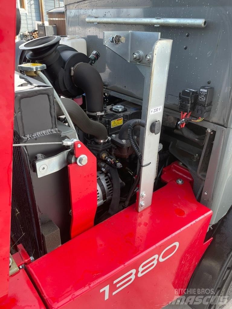Weidemann 1380 多功能装载机