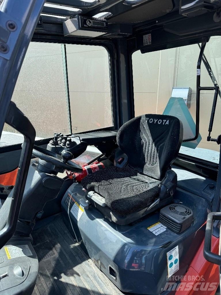 Toyota 02-8FDF30 柴油叉车