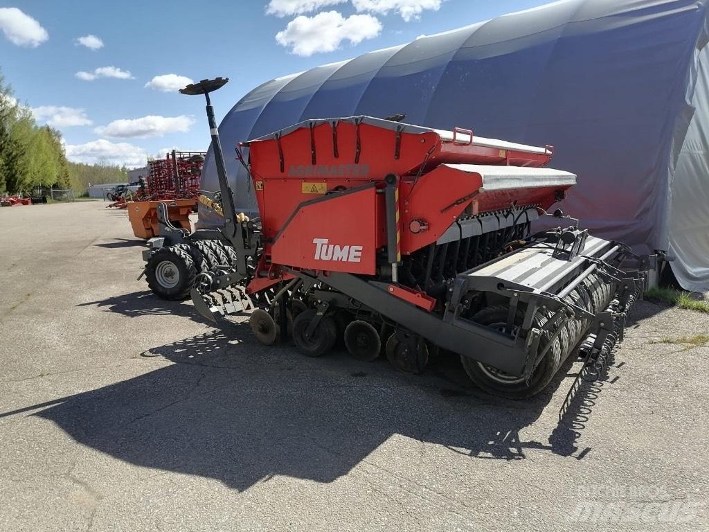 Tume Agrimaster 3000 多功能条播机