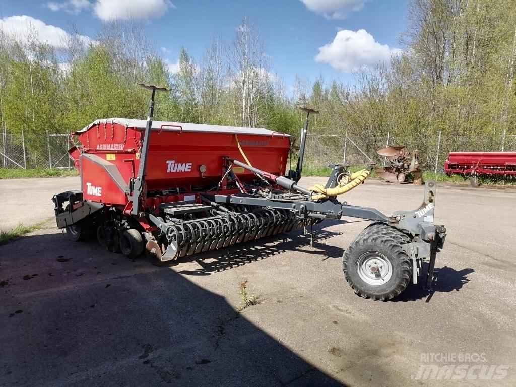 Tume Agrimaster 3000 多功能条播机