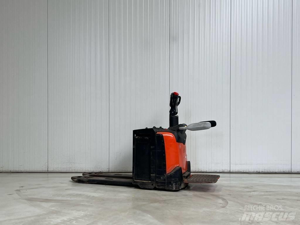 BT LPE250 电动搬运车