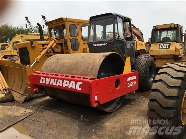 Dynapac CA251D 单轮压路机
