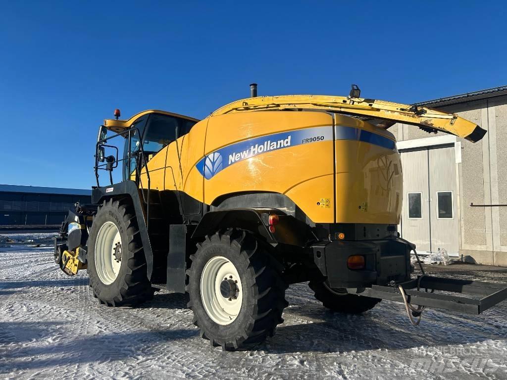 New Holland FR9050 自走式青贮饲料收割机