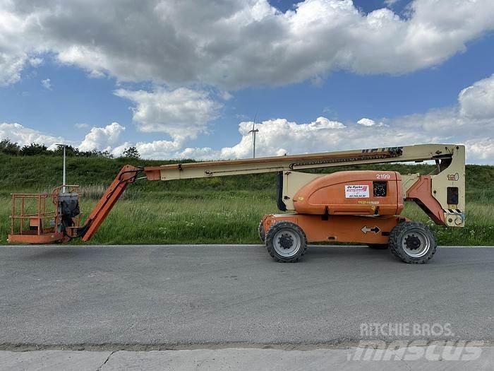 JLG 800AJ 曲臂高空工作平台