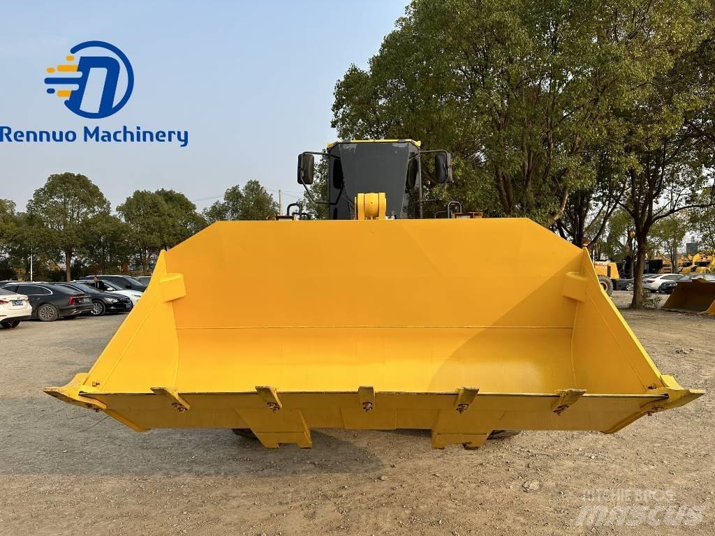 Komatsu WA380 轮式装载机