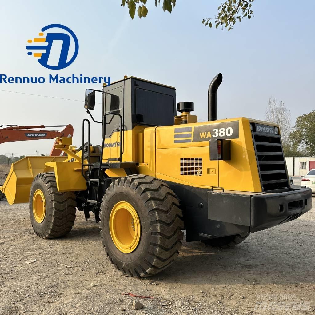 Komatsu WA380 轮式装载机