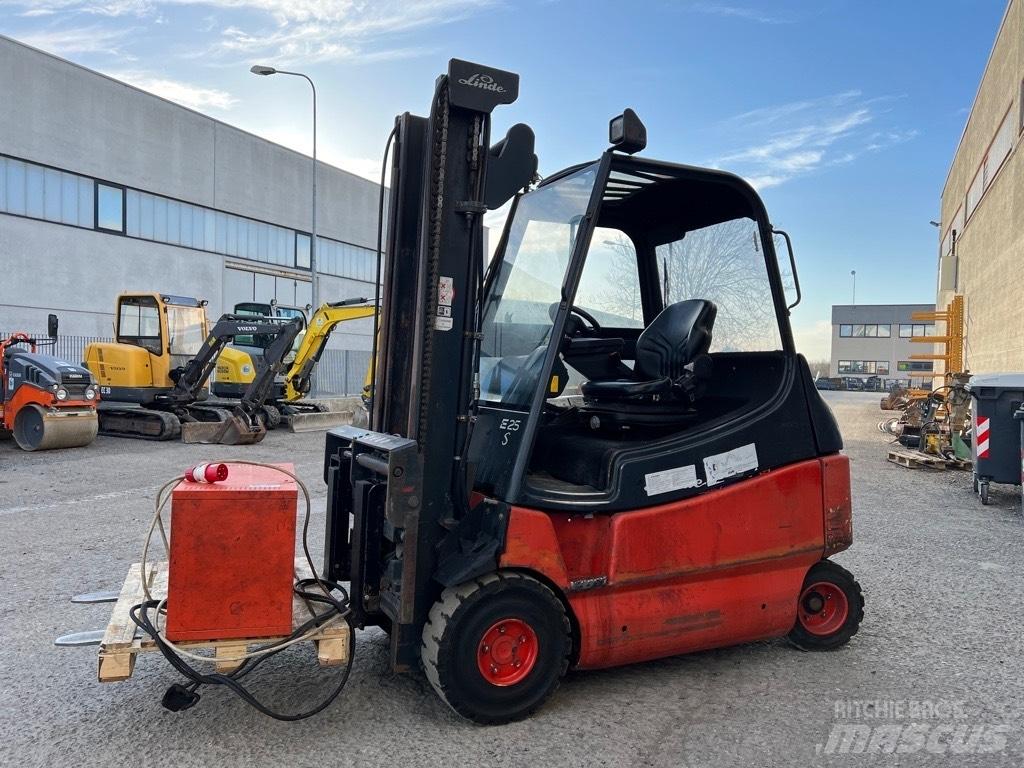 Linde E 25 电动叉车