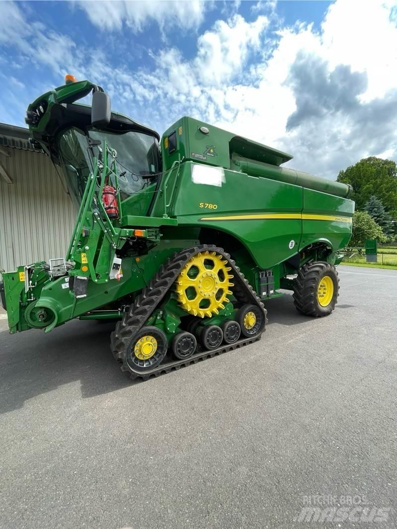 John Deere S780i 联合收割机