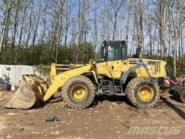 Komatsu WA320-5 反铲装载机