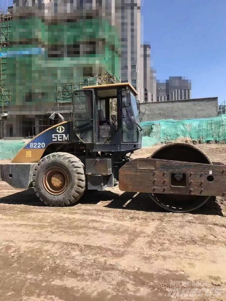 SEM 522 compactor 单轮压路机