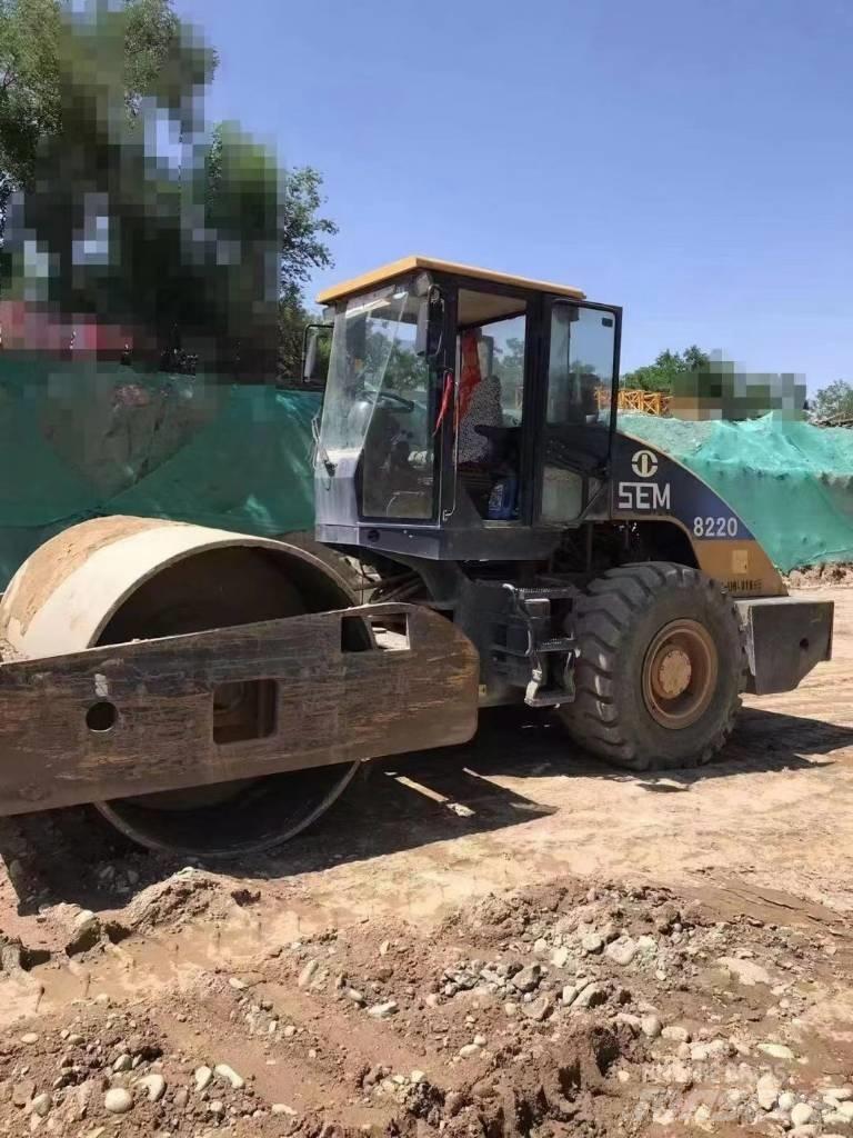 SEM 522 compactor 单轮压路机