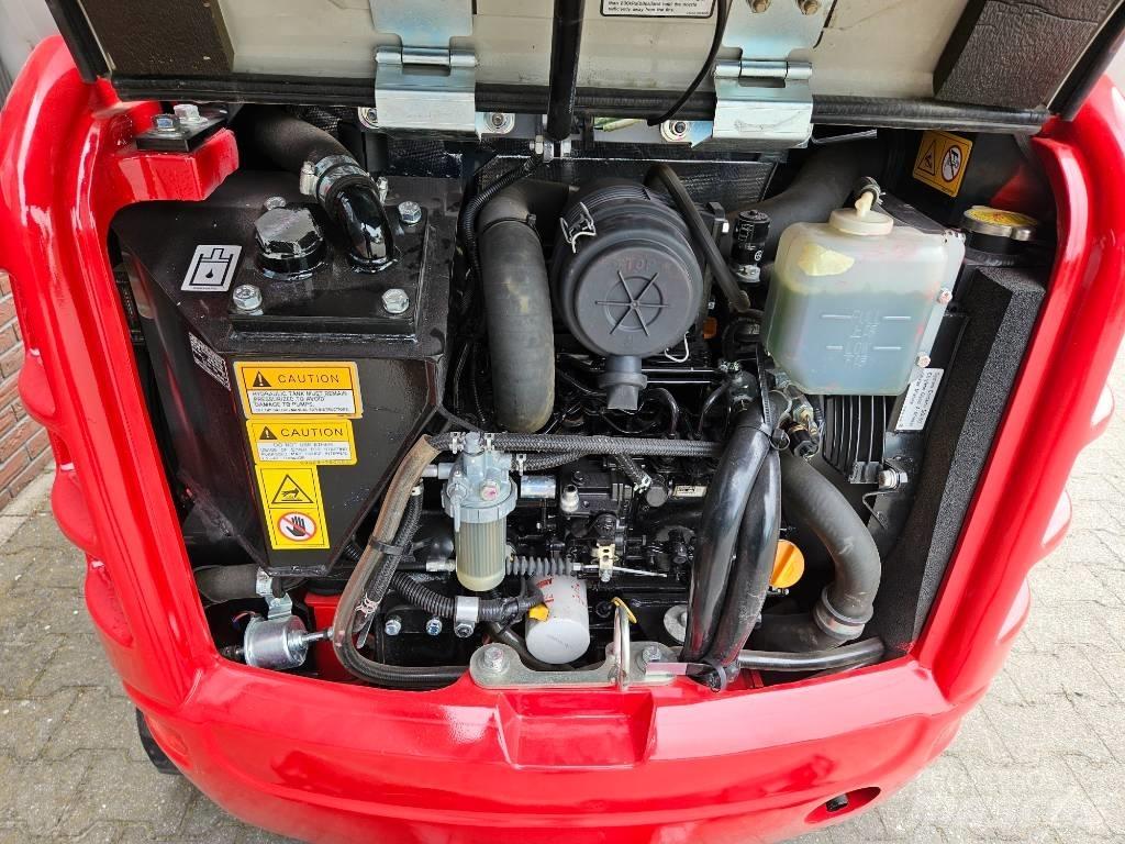 Takeuchi TB 216 小型挖掘机