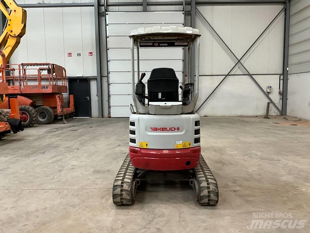 Takeuchi TB 215 R 小型挖掘机