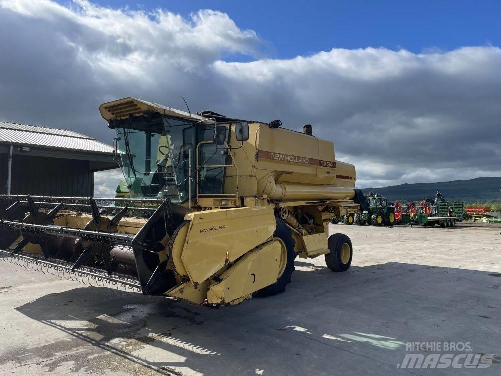 New Holland TX 34 联合收割机