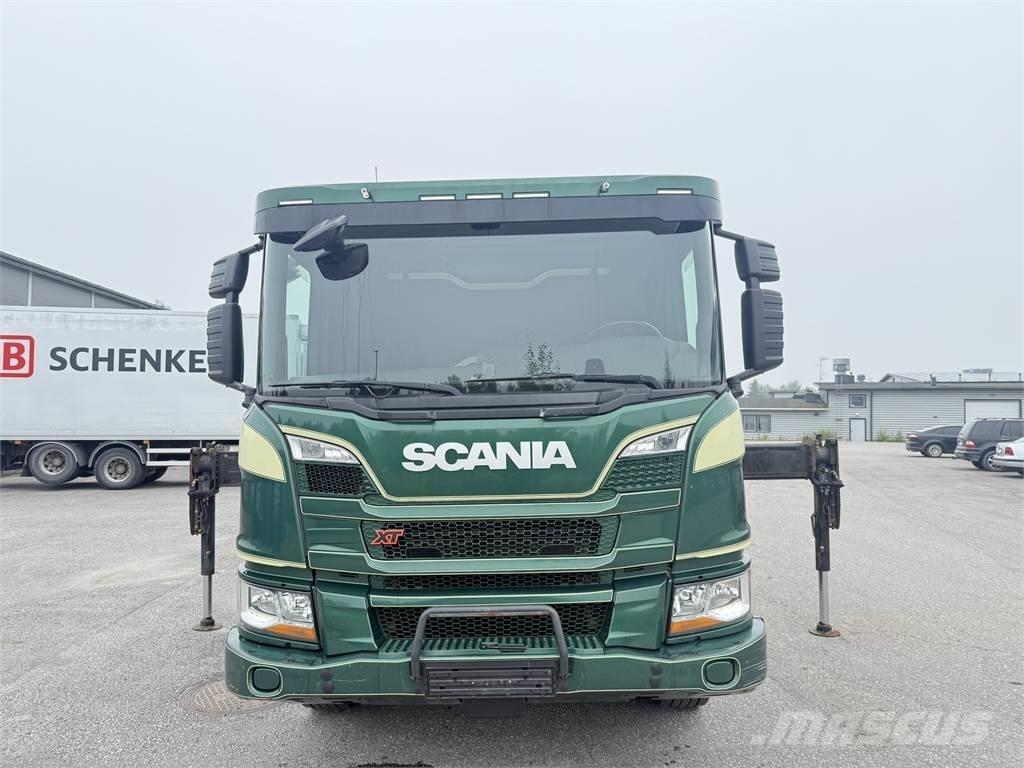 Scania P320 4x2 起重车