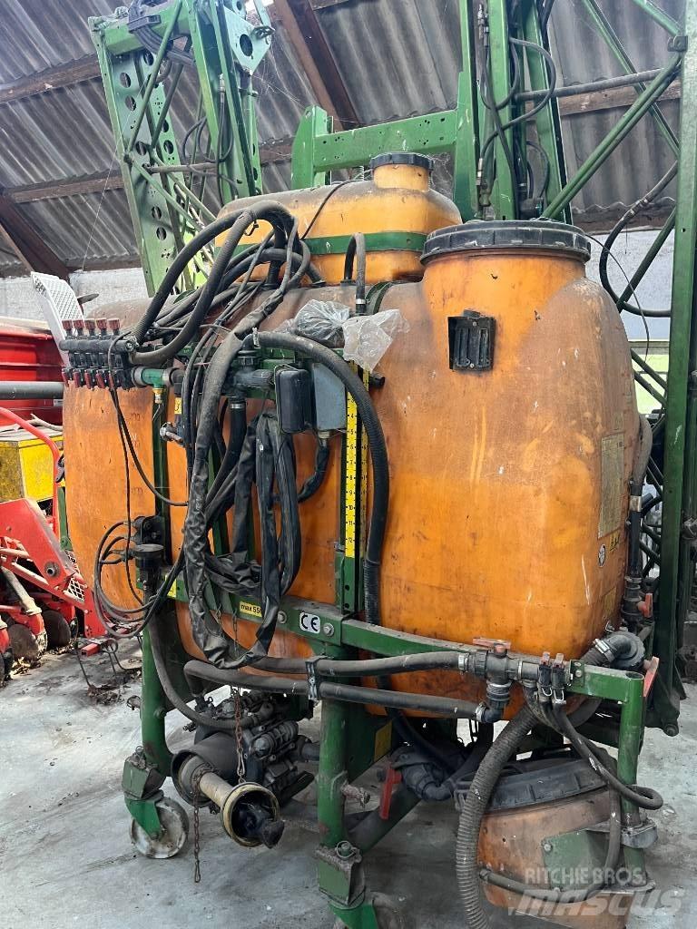 Amazone UF 1200 悬挂式喷雾机
