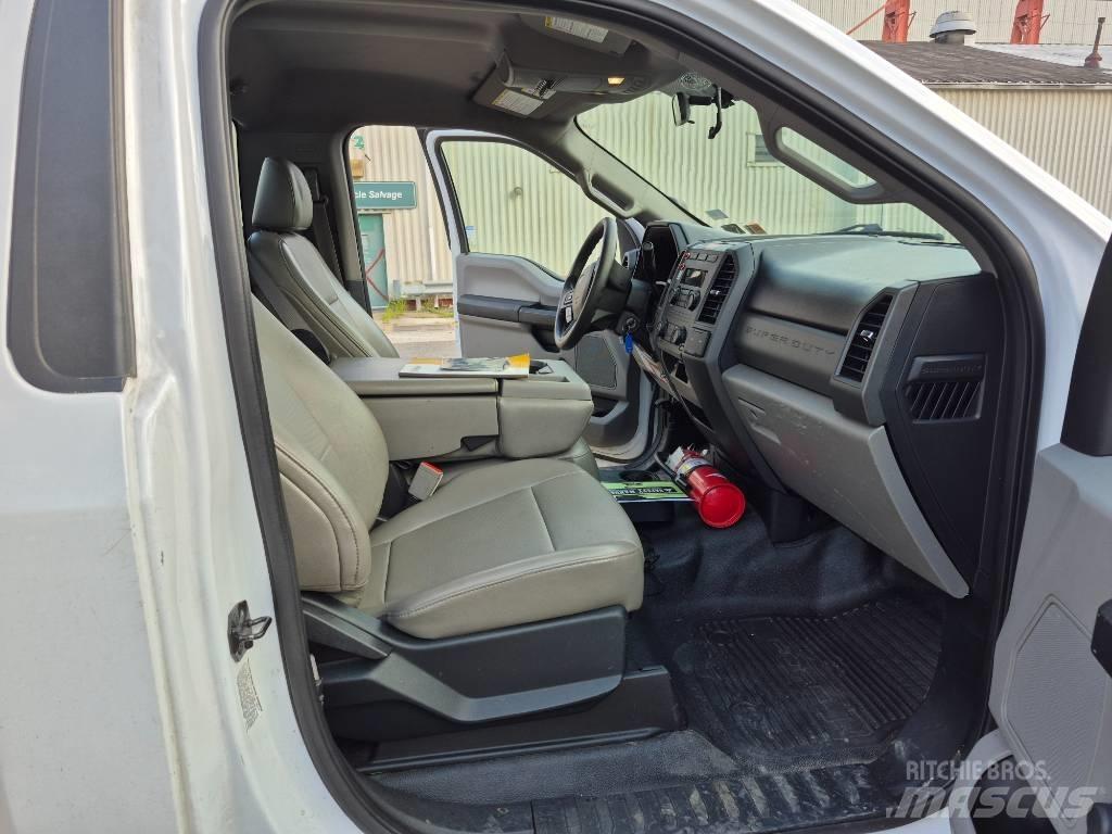 Ford F 450 平板栏板货车