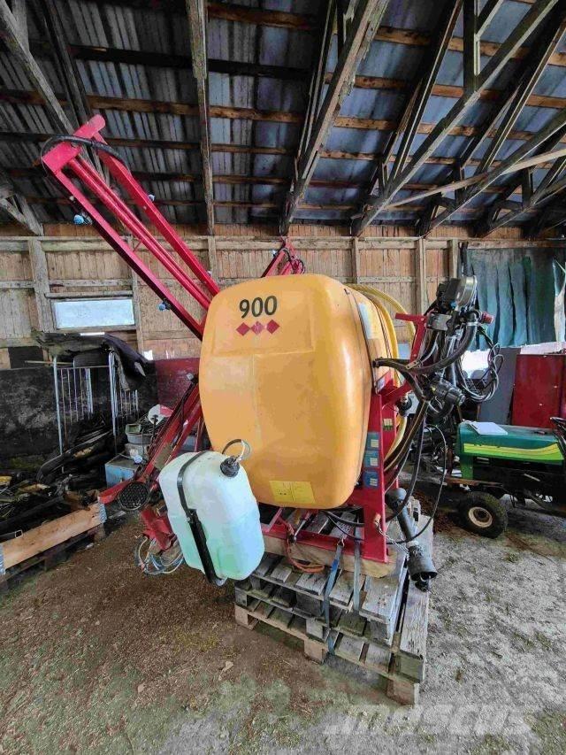 Junkkari 900L 牵引式喷雾机