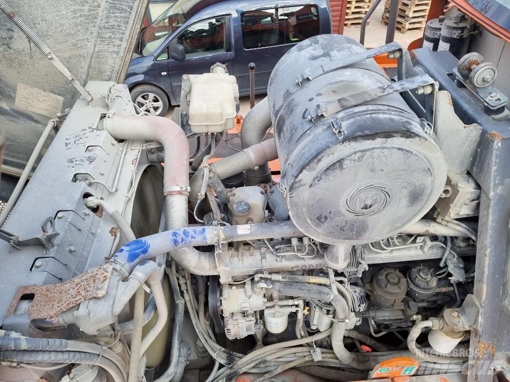 Doosan DA 40 6x6 铰接式自卸车