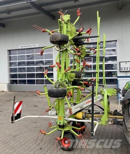 CLAAS Volto 1100 犁耙和摊草机