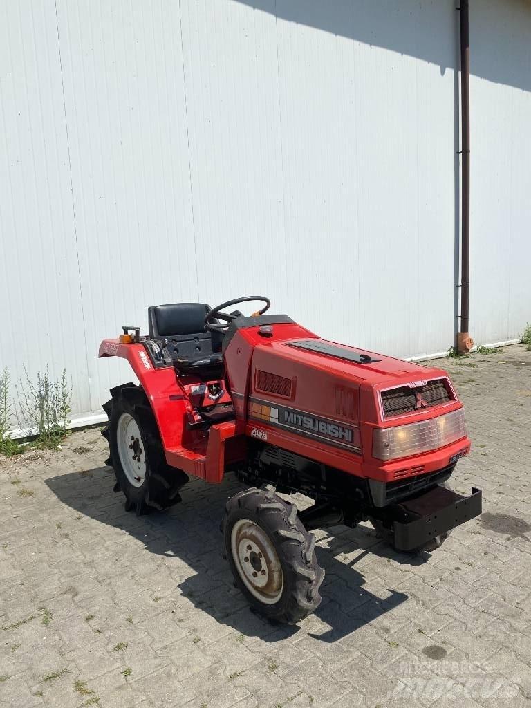 Mitsubishi MT 14 小型拖拉机