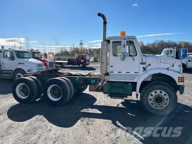 International 4900 牵引车