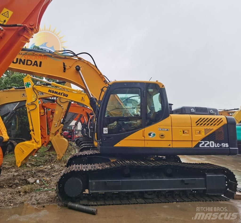 Hyundai R220LC-9S 轮式挖掘机