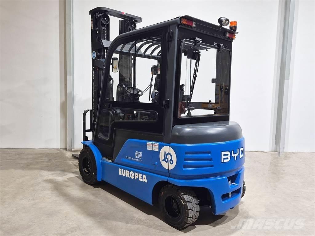 BYD ECB30C 电动叉车