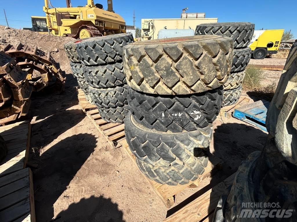 Bobcat 12x16.5 Tires 轮胎、车轮和轮圈