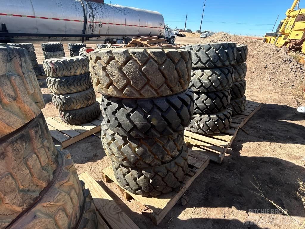Bobcat 12x16.5 Tires 轮胎、车轮和轮圈