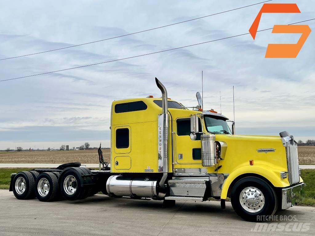 Kenworth W 900 牵引车
