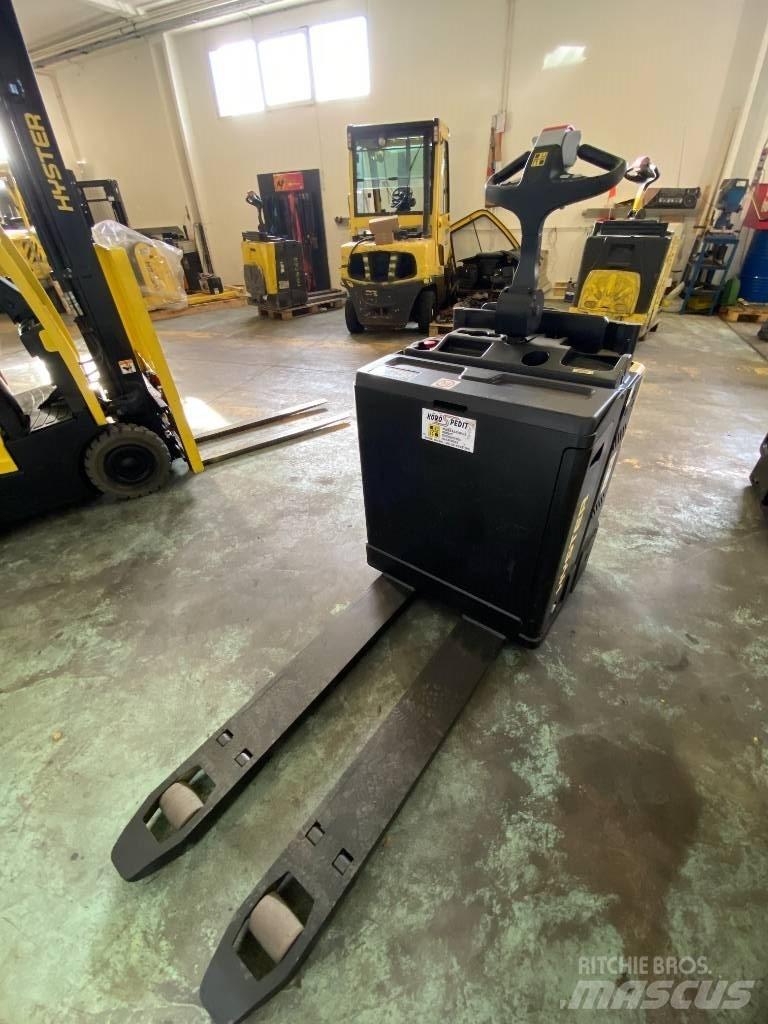 Hyster P2.0S FBW 手推堆垛车