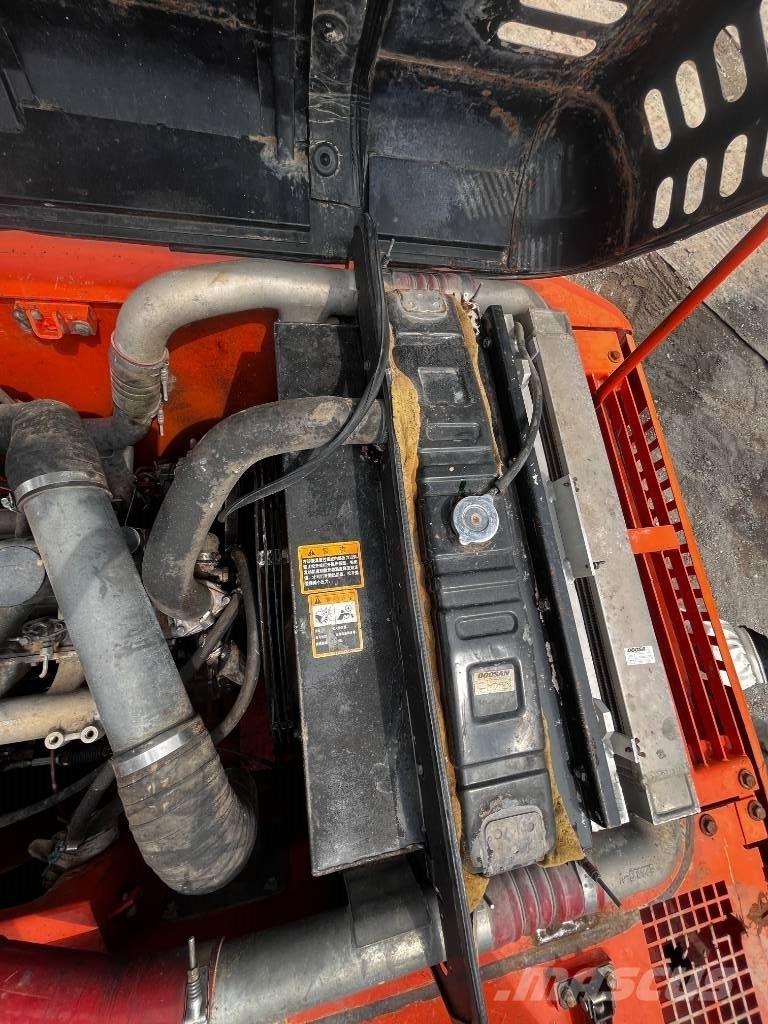 Doosan DH 225 LC-7 履带挖掘机