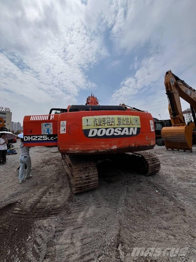 Doosan DH 225 LC-7 履带挖掘机