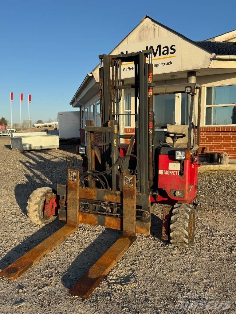 Moffett M4 25.3 柴油叉车