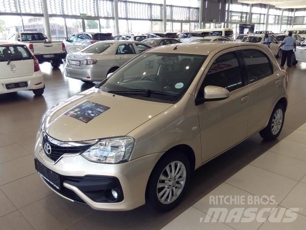 Toyota eitos 汽车