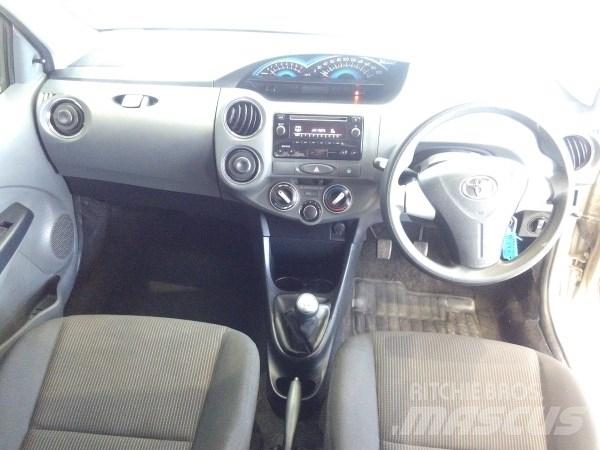 Toyota eitos 汽车
