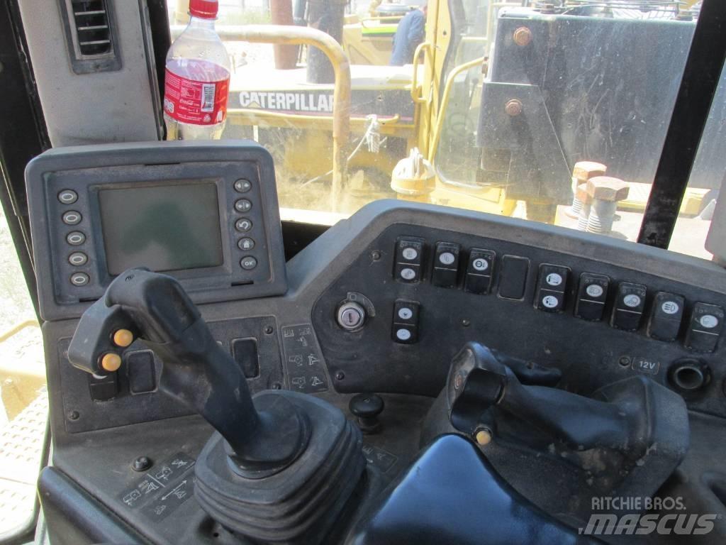 CAT D 9 T 履带式推土机
