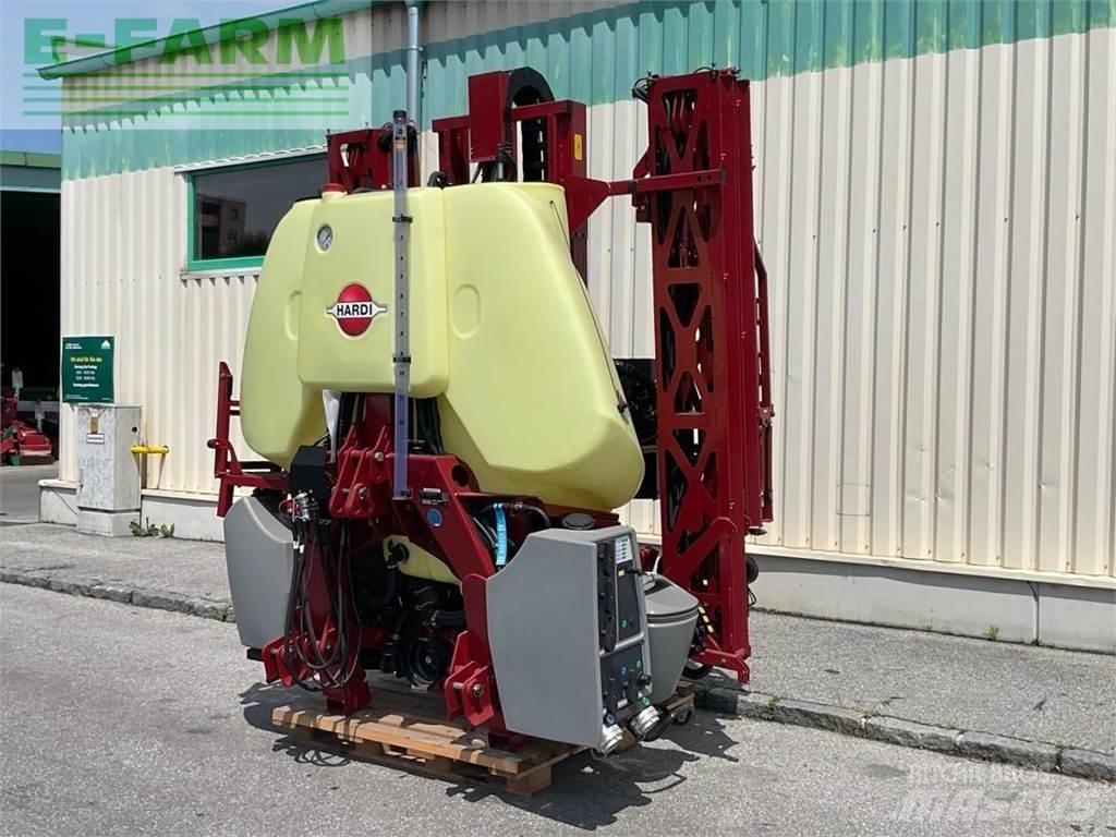 Hardi Mega 1200 牵引式喷雾机