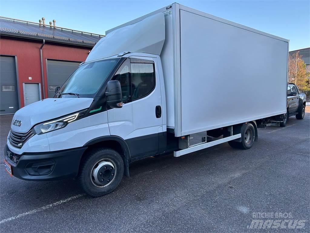 Iveco Daily 大型面包车