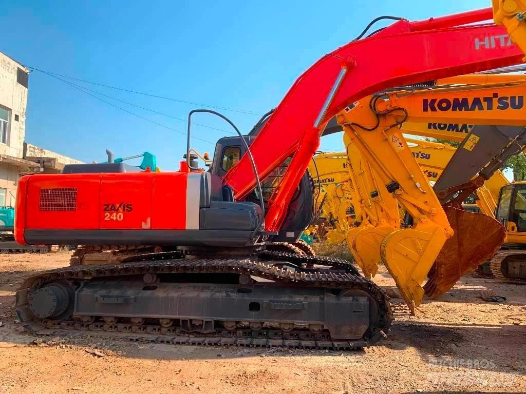 Hitachi Zaxis 240 履带挖掘机