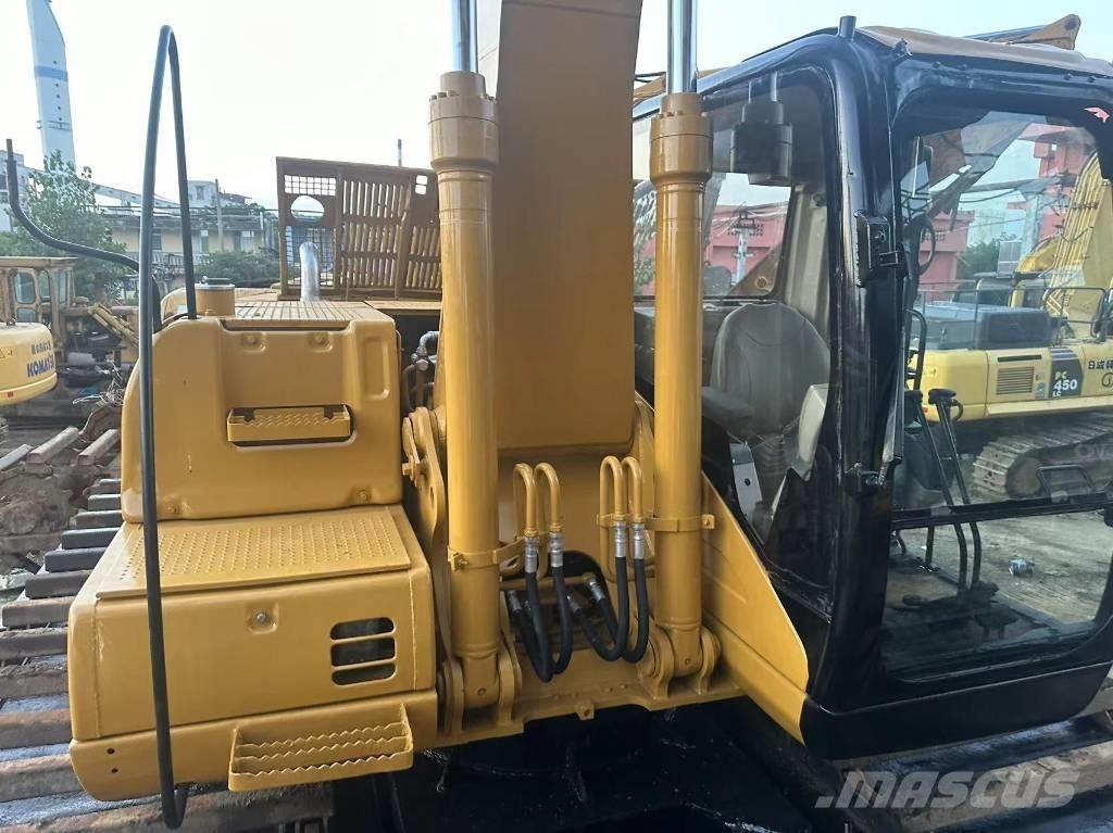 CAT 320 C 水陆两栖挖掘机