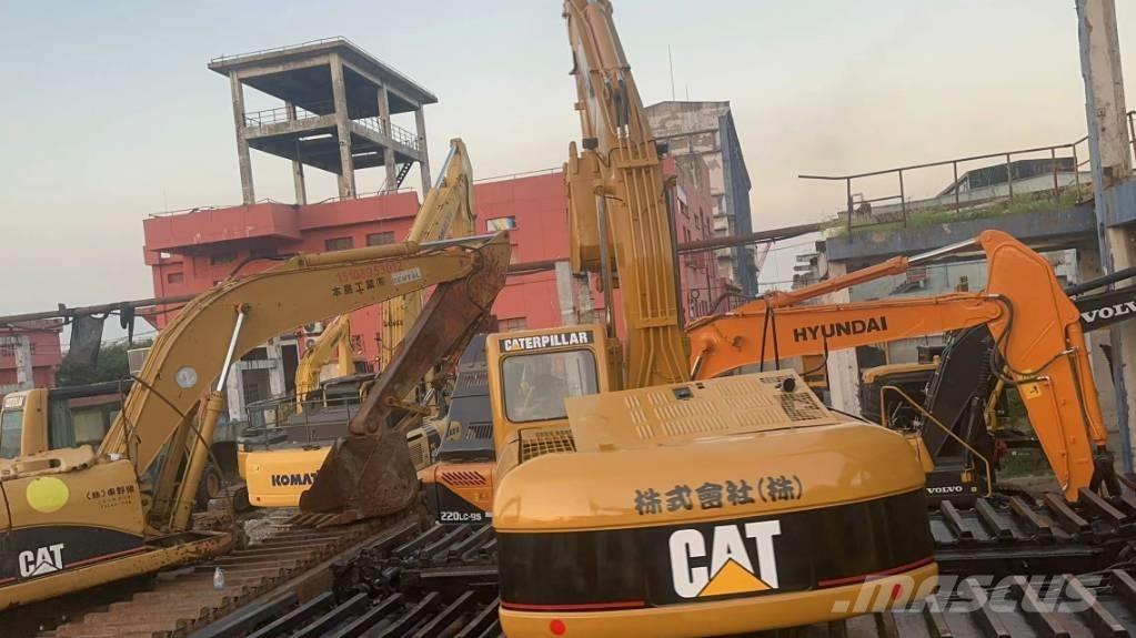 CAT 320 C 水陆两栖挖掘机