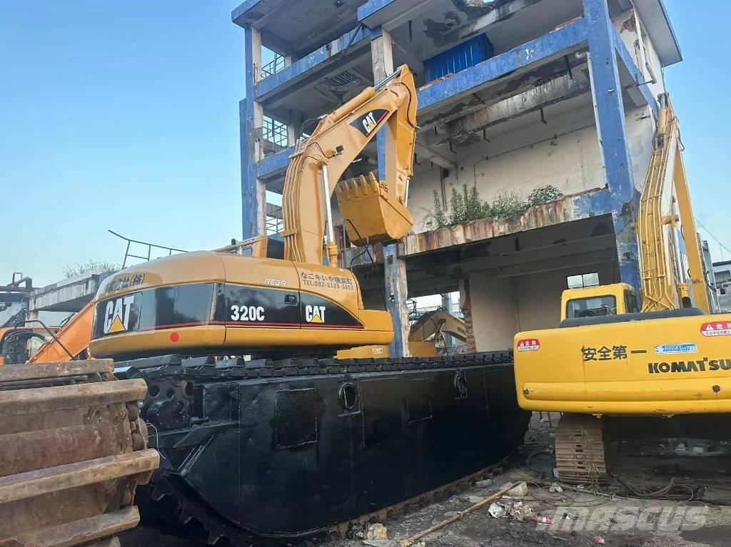 CAT 320 C 水陆两栖挖掘机