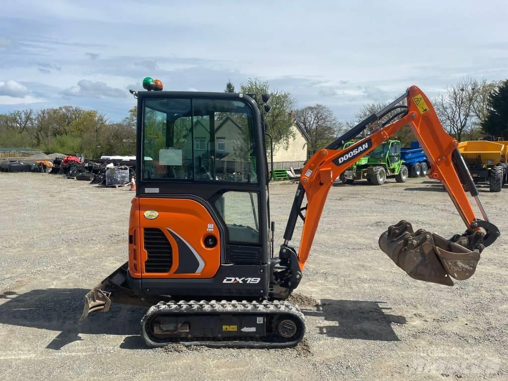 Doosan DX 19 小型挖掘机