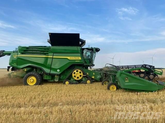 John Deere X9-1100 联合收割机