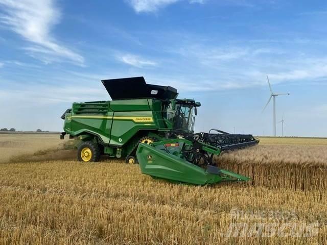 John Deere X9-1100 联合收割机