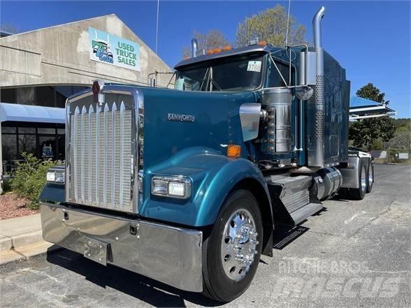 Kenworth W900L 牵引车